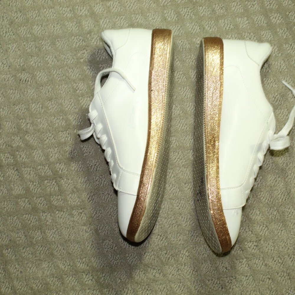 Torrid Women's Size 10.5W White Glitter Gold Sneakers Tennis Shoes - Picture 3 of 8